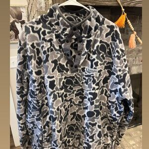 Local Boy camo style pullover XXL
